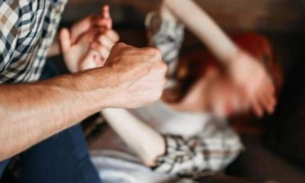Εφιάλτης για 45χρονη στην Αλεξανδρούπολη: Ο πρώην σύντροφός της έσπασε κουβά στο κεφάλι και μετά της έριξε χλωρίνη